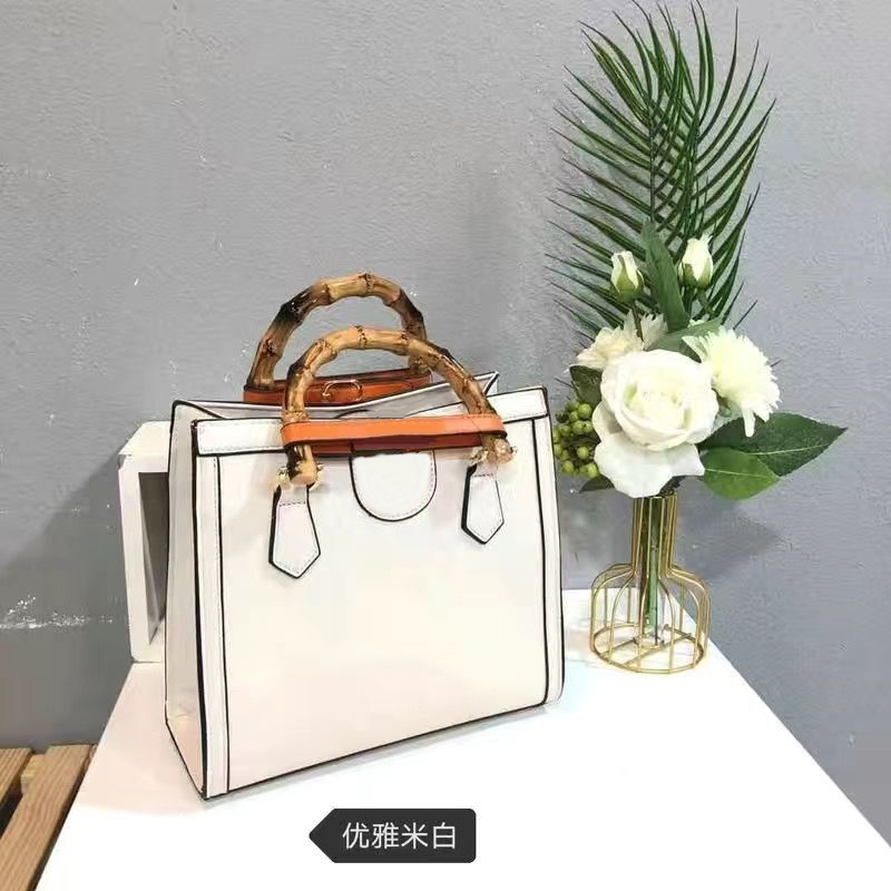 Luxury AAAAA high-end brand classic heart-shaped pattern wallet with box ladies leather rectangular flap clutch wholesal
Luxury AAAAA high-end brand classic heart-shaped pattern wallet with box ladies leather rectangular flap clutch wholesal