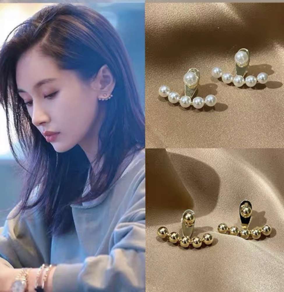 Wang Ziwen's same Earrings Korean silver needle fashion design back hanging women's trend niche show thin
Wang Ziwen's same Earrings Korean silver needle fashion design back hanging women's trend niche show thin