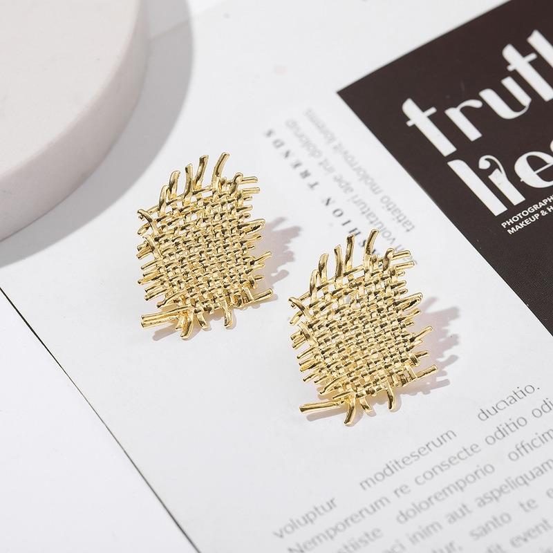 Dangle & Chandelier Gold Color Braided Earrings For Women 2021 Vintage Simple Earring Handmade Dainty Wholesale Jewelry
Dangle & Chandelier Gold Color Braided Earrings For Women 2021 Vintage Simple Earring Handmade Dainty Wholesale Jewelry
