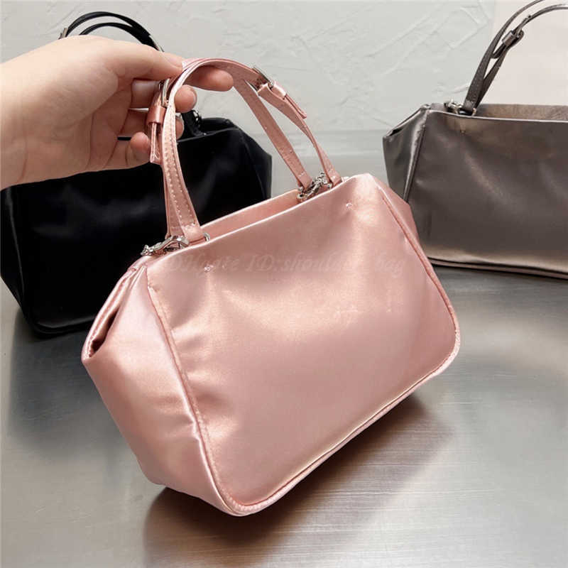 CLASSIC FLOWER Handbag Designer Shoulder Nylon Chain Bags Purse Wallets Luxury Shell Letters Triangle Shape Clutch Handle Plain Crossbody Large Capacity, Style a
CLASSIC FLOWER Handbag Designer Shoulder Nylon Chain Bags Purse Wallets Luxury Shell Letters Triangle Shape Clutch Handle Plain Crossbody Large Capacity, Style a