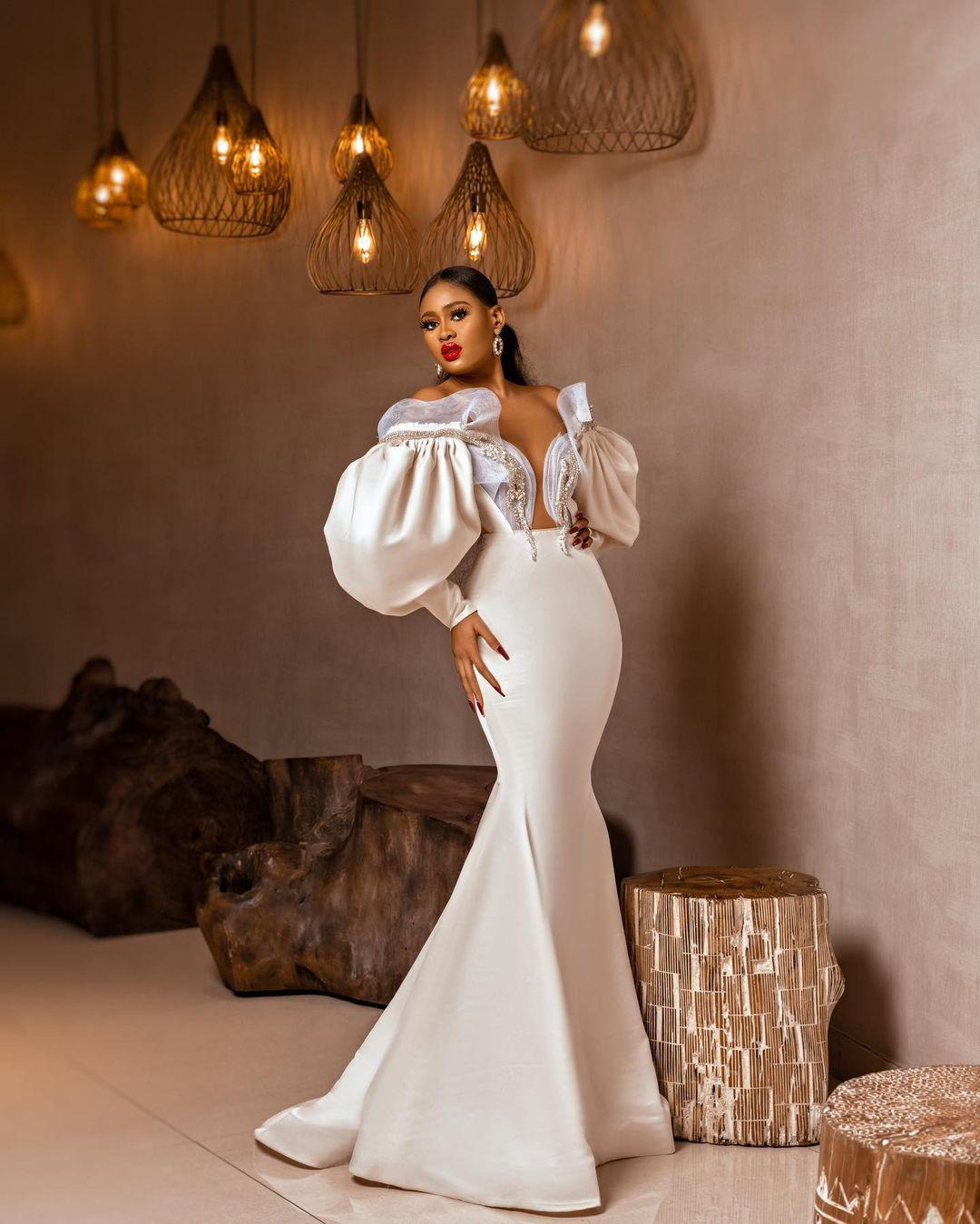 Aso Ebi Mermaid Crystals Wedding Dresses 2021 Plus Size Arabic Long Sleeve Crepe Stain Trumpet Beach Garden Bridal Dress