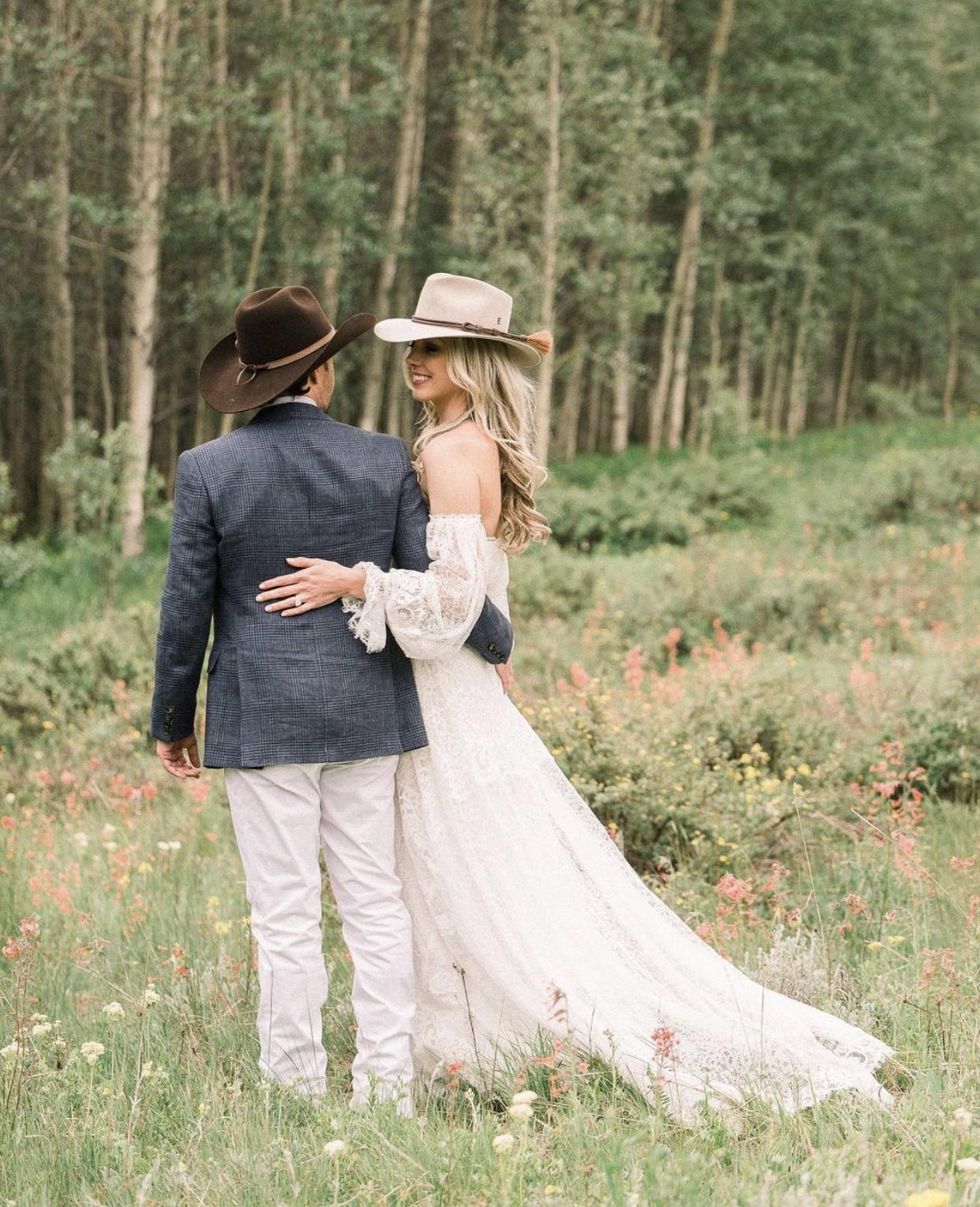 Hippie Style Country Lace Wedding Dress For Bride 2022 Sweetheart Neck Off Shoulder Boho Graden Long A Line Bridal Gowns Full Sleeve Reception Beach D