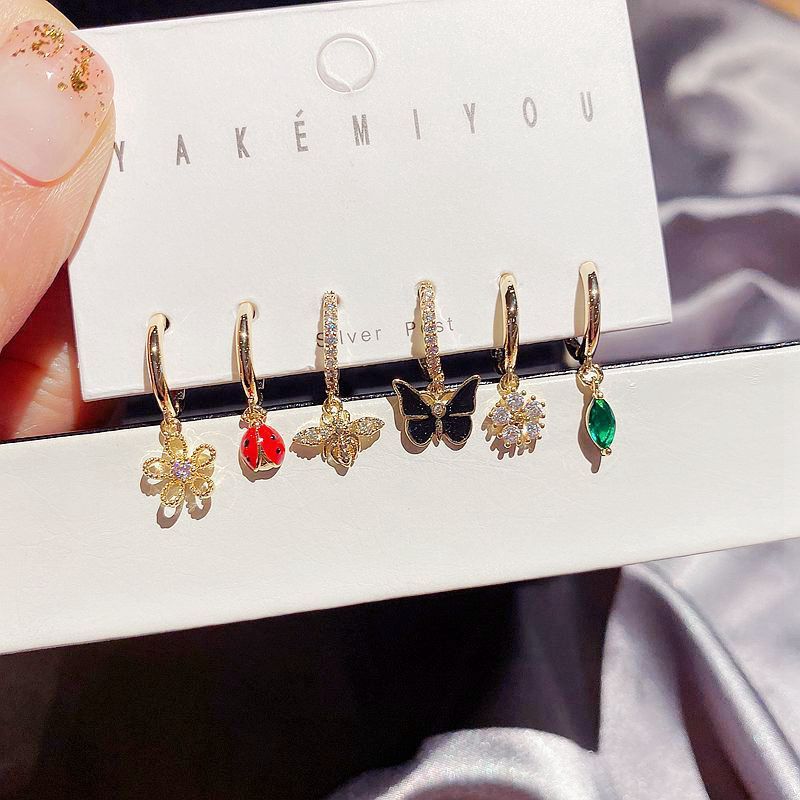 MIGGA 2021 Trend CZ Zircon Flower Bee Butterfly Hanging Earrings Set for Women Gold Color Huggie Jewelry
MIGGA 2021 Trend CZ Zircon Flower Bee Butterfly Hanging Earrings Set for Women Gold Color Huggie Jewelry