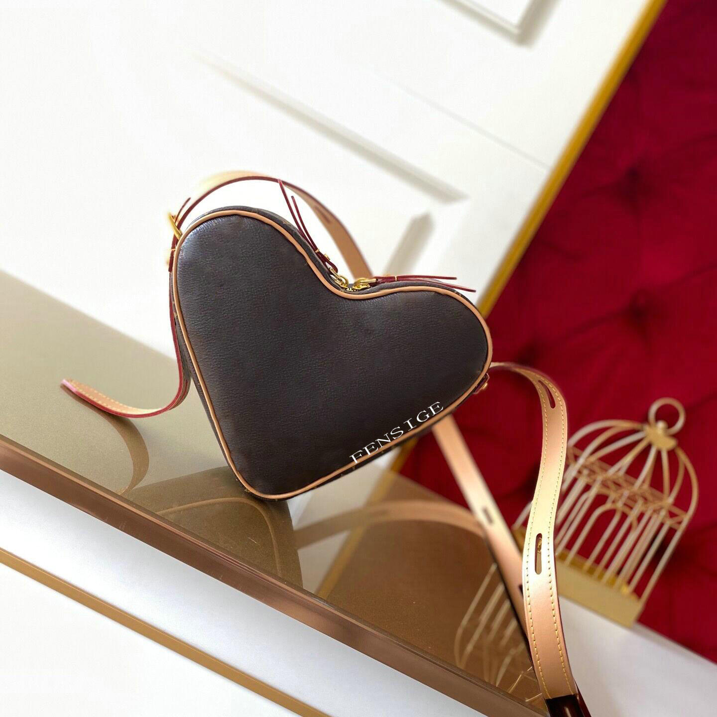 Luxury designer cross-body Bag 2021 heart-shaped high quality color-changing leather handbag, #1
Luxury designer cross-body Bag 2021 heart-shaped high quality color-changing leather handbag, #1