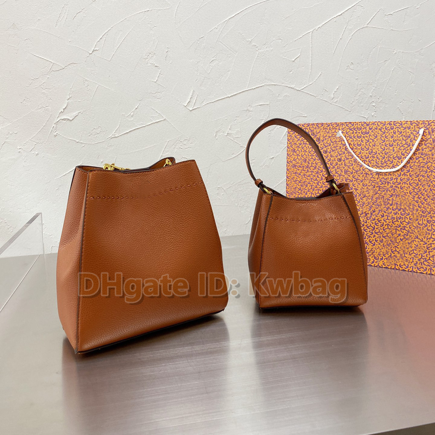 Genuine Leather Wallet Luxurys Designers bucket Bags Shoulder Bags Totes Handbags High-Quality Womens Bag Messenger Bag Crossbody Bags, No bags
Genuine Leather Wallet Luxurys Designers bucket Bags Shoulder Bags Totes Handbags High-Quality Womens Bag Messenger Bag Crossbody Bags, No bags