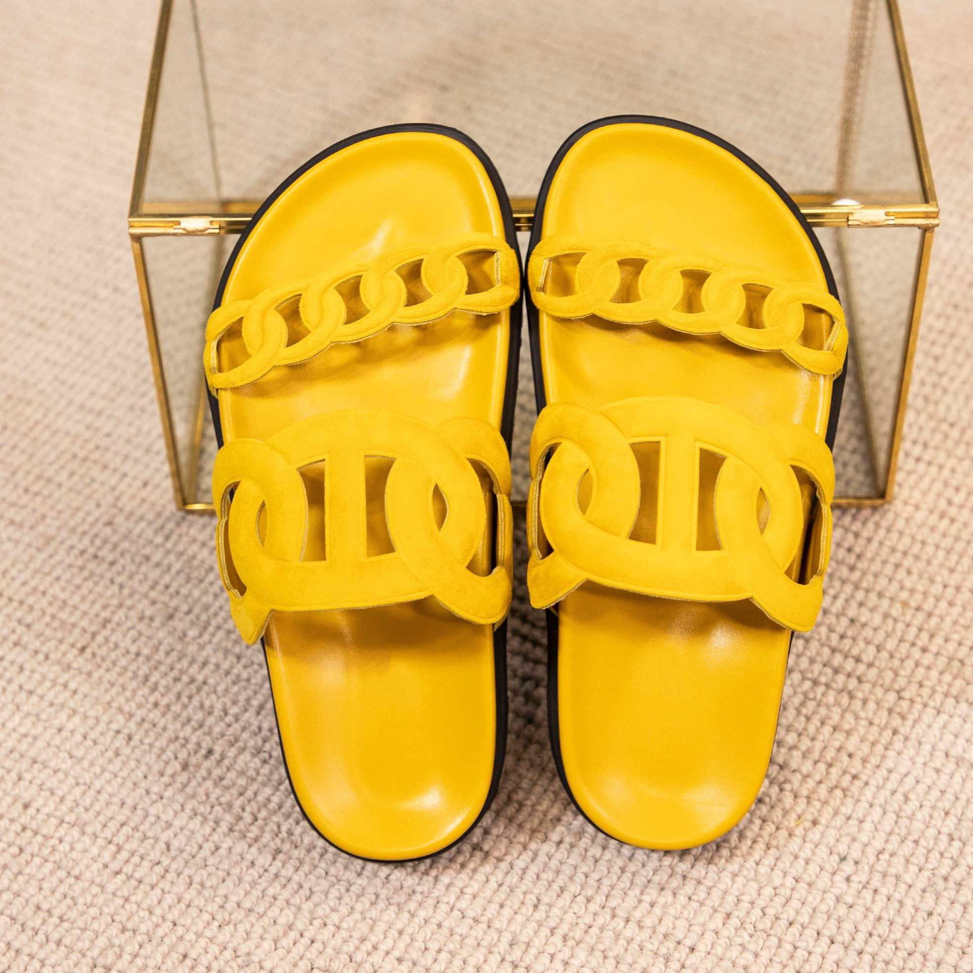 Luxury Designer Slides 2022 Slippers Chain Sandals Can be Worn by Both Men and Women trend size 35-41, Yellow
Luxury Designer Slides 2022 Slippers Chain Sandals Can be Worn by Both Men and Women trend size 35-41, Yellow