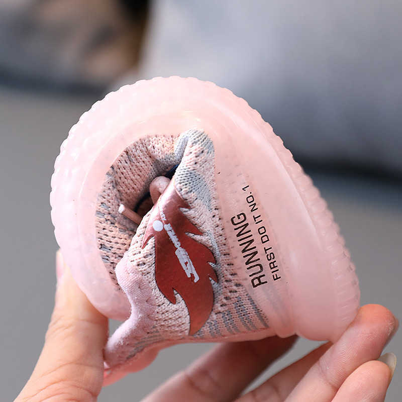 2021 Autumn Children's Light-up Shoes Breathable Boys' Soft-soled Luminous Sports Shoes Girls' Knitted Running Sneakers Fashion X0703