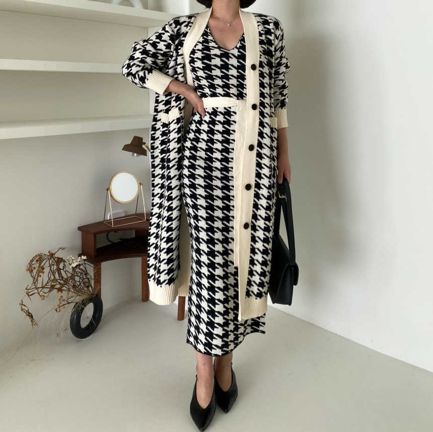Korean Sweater Set Fashion Vintage Style V-Neck Long Knitted Sweater Coat + Houndstooth Vest Dress Female Two-Piece Suit 210708