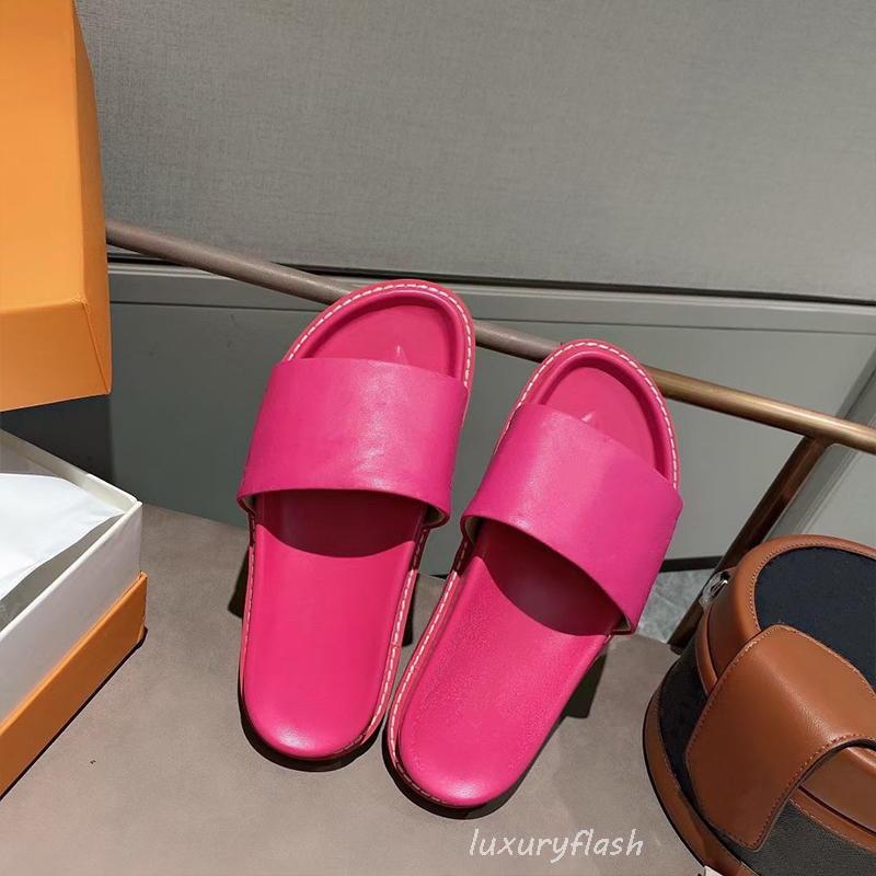 Newest Luxury Designer Leather Slippers 2021 Classic Fashion Solid Color Letters Embossed Leather Comfortable Slippers Loafers Home Shoes, This option is not for sale.
Newest Luxury Designer Leather Slippers 2021 Classic Fashion Solid Color Letters Embossed Leather Comfortable Slippers Loafers Home Shoes, This option is not for sale.