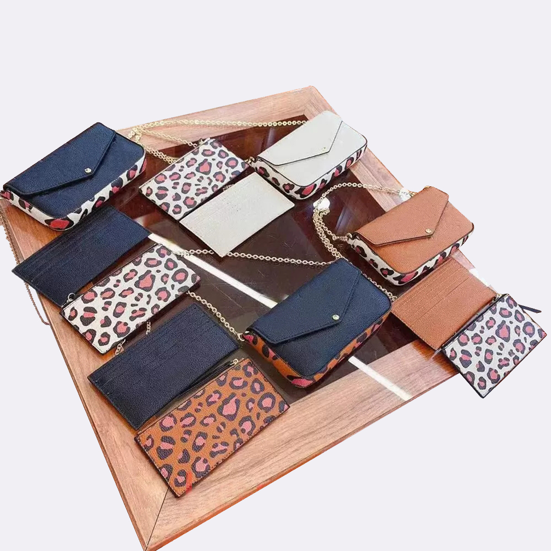 Shoulder Bags POCHETTE FELICIEM61276 Chain Bag Luxury Designers Women Handbags Designer Embossed Flower Fashion Crossbody Purse Card Holder Bags Wllet M61276, Old flower
Shoulder Bags POCHETTE FELICIEM61276 Chain Bag Luxury Designers Women Handbags Designer Embossed Flower Fashion Crossbody Purse Card Holder Bags Wllet M61276, Old flower