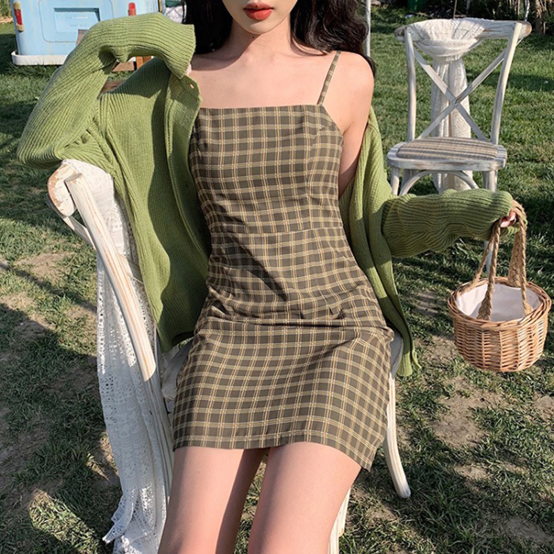 2021 New Summer Slim Spaghetti Strap Vintage Plaid Avocado Green Ladies Mini Es Women Beachwear Off Shoulder Backless N572, Avocado green dress 
2021 New Summer Slim Spaghetti Strap Vintage Plaid Avocado Green Ladies Mini Es Women Beachwear Off Shoulder Backless N572, Avocado green dress