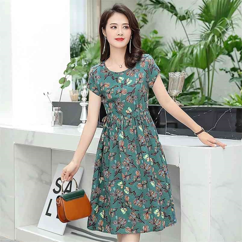 Summer Plus Size Dres Loose Casual O-Neck Middle-aged Mother Beach Short Sleeve Long Floral Print Mid-Calf es 210701
Summer Plus Size Dres Loose Casual O-Neck Middle-aged Mother Beach Short Sleeve Long Floral Print Mid-Calf es 210701