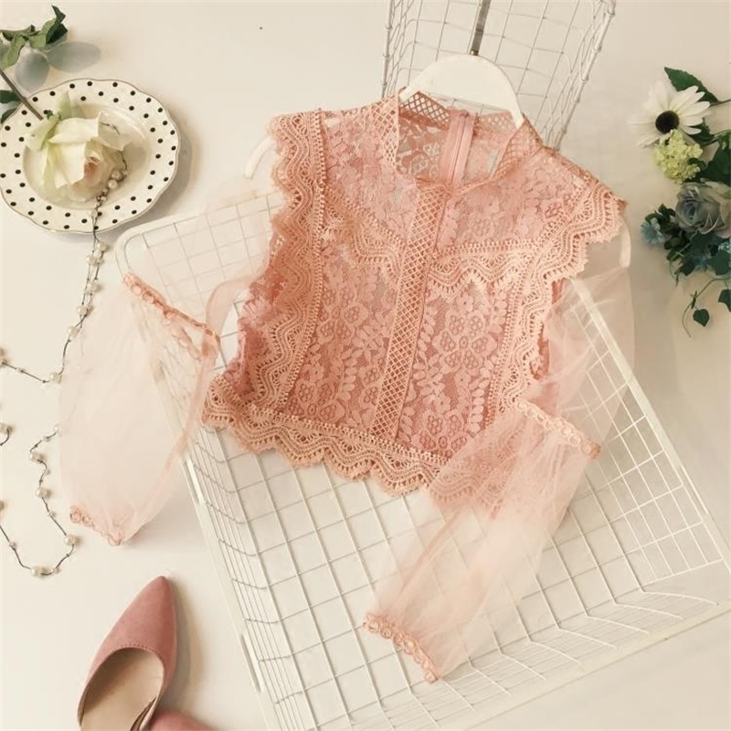 New Arrival Ladies Mesh Lace Hook Flower Lantern Sleeve Loose Retro Short Pullover Blouse Shirts Women Fashion Cute Voile Suits 210225
