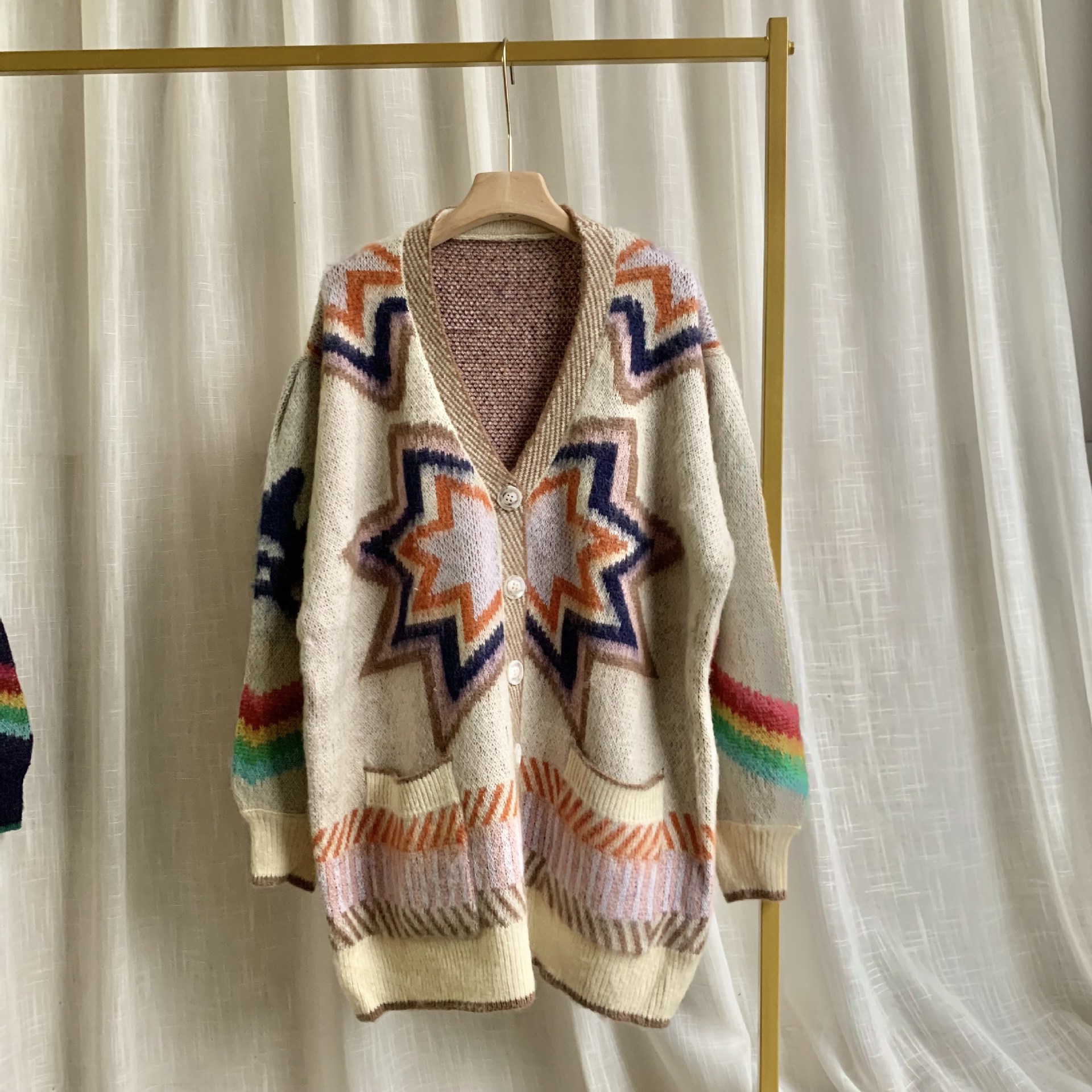 2021 Brown/Purple Floral Print Sweaters for Women Autumn Women's Cardigan Brand Same Style DH190
2021 Brown/Purple Floral Print Sweaters for Women Autumn Women's Cardigan Brand Same Style DH190