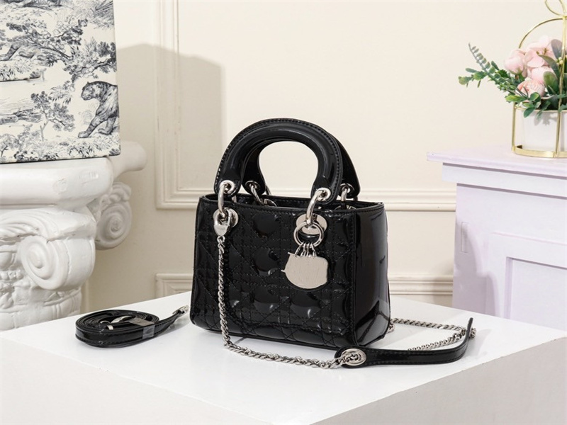 Women Luxurys Designers Bags Shoulder Bag Handbags Crossbody Wallet Purses Card Holder Messenger Purse Handbag Lady Backpack, Shoebox is not sold separately
Women Luxurys Designers Bags Shoulder Bag Handbags Crossbody Wallet Purses Card Holder Messenger Purse Handbag Lady Backpack, Shoebox is not sold separately