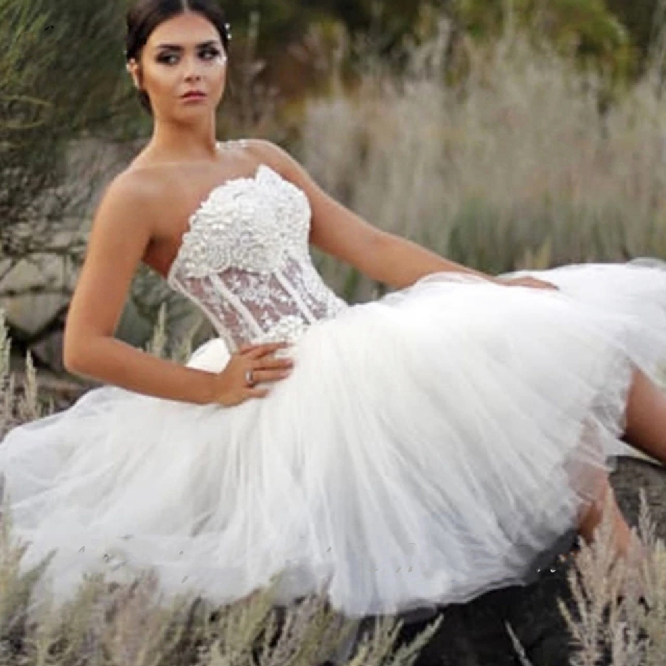 Fantastic Princess Short Country Wedding Dress With Long Tulle Wrap 2021 Vestido Curto Strapless Corset Pearls Beaded Bridal Gowns Knee Length Bride D