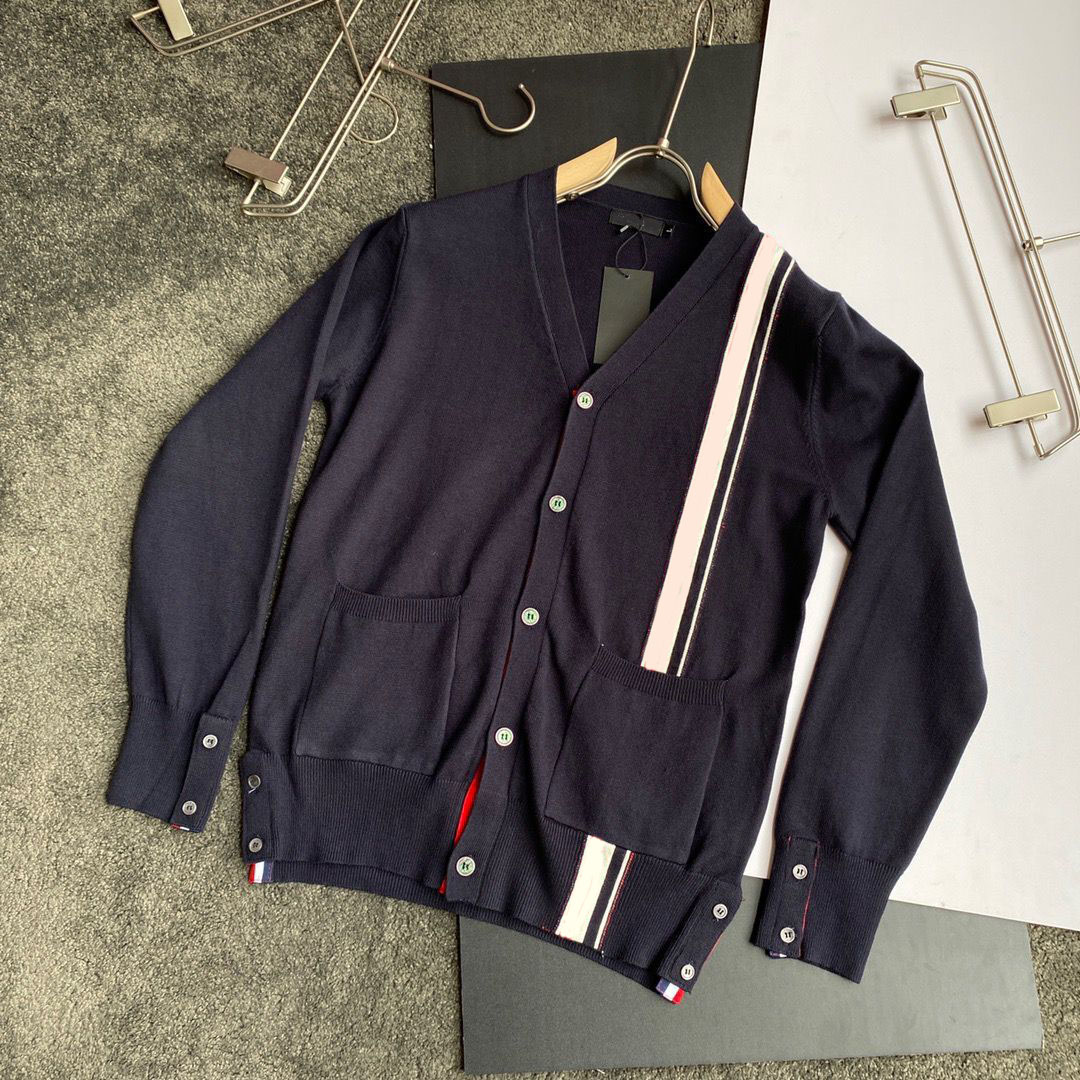 Wholesale Designer sweater Winter men's clothes Cardigan Warm Crew Neck classic high quality fashion Thin Long sleeve Man and woman Sweatshirt Goose, Blue
Wholesale Designer sweater Winter men's clothes Cardigan Warm Crew Neck classic high quality fashion Thin Long sleeve Man and woman Sweatshirt Goose, Blue