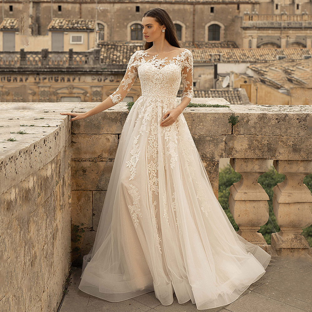 Gorgeous A Line Lace Long Wedding Dress Crew Neck Elegant Country Beach Bride Dresses Embroidery Appliques Tulle Sweep Train Button Back Bridal Gowns 