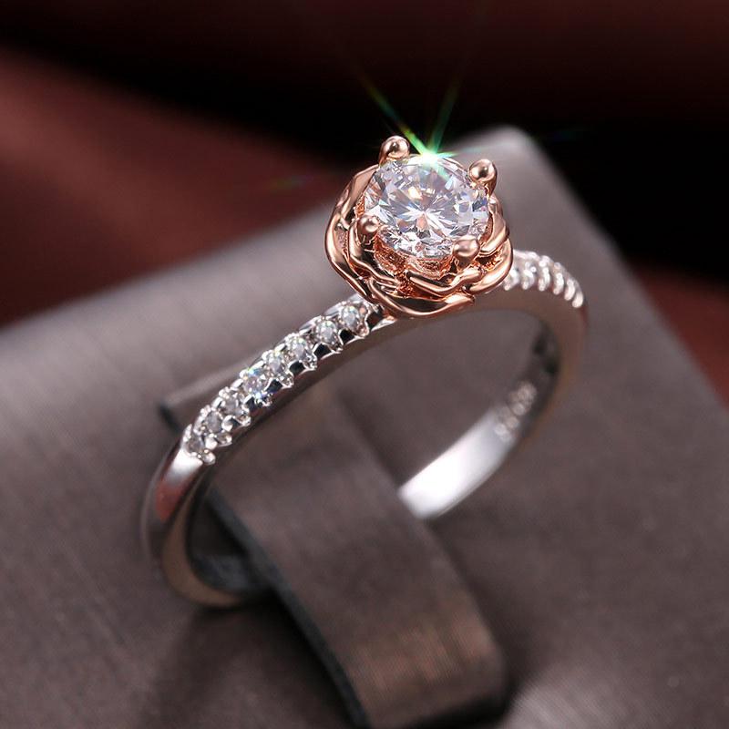 Wedding Rings Romantic Simple Rose Modeling Women's Ring Mosaic White Zircon Silver Elegant Anniversary Temperament Engagement Jewelry
Wedding Rings Romantic Simple Rose Modeling Women's Ring Mosaic White Zircon Silver Elegant Anniversary Temperament Engagement Jewelry