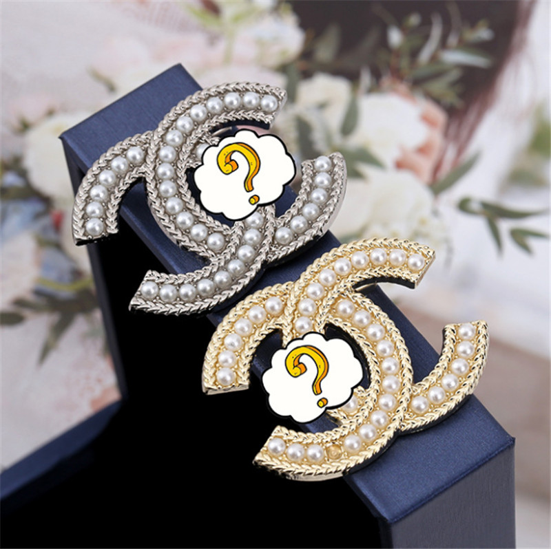 2021 fashionable feather brooch autumn winter coat pin dinner party wedding adornment temperament set diamond brooch
2021 fashionable feather brooch autumn winter coat pin dinner party wedding adornment temperament set diamond brooch