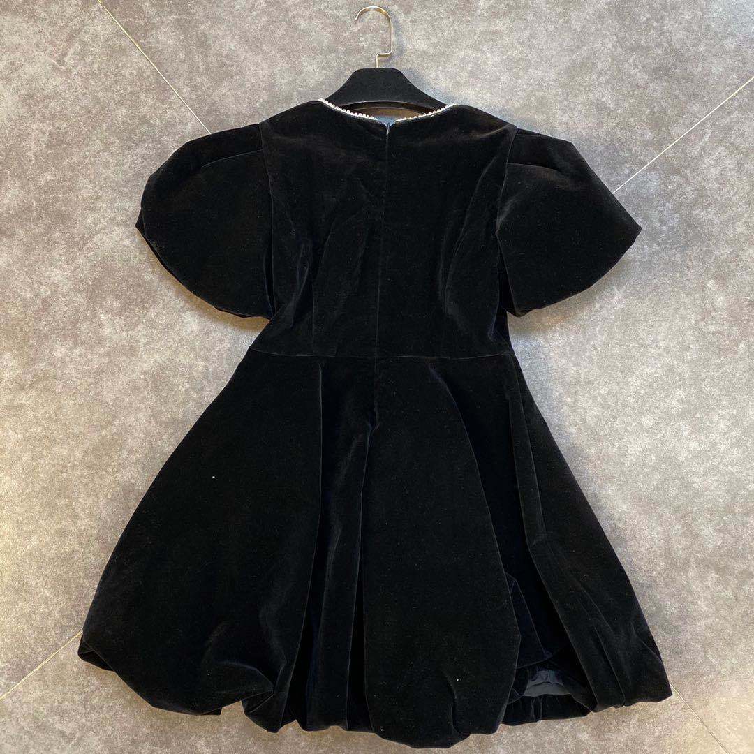 DEAT Autumn Winter Short Puff Sleeve Square Collar Beadings Diamonds Decoration High Waist Velvet Mini Dress Women MK540 210303