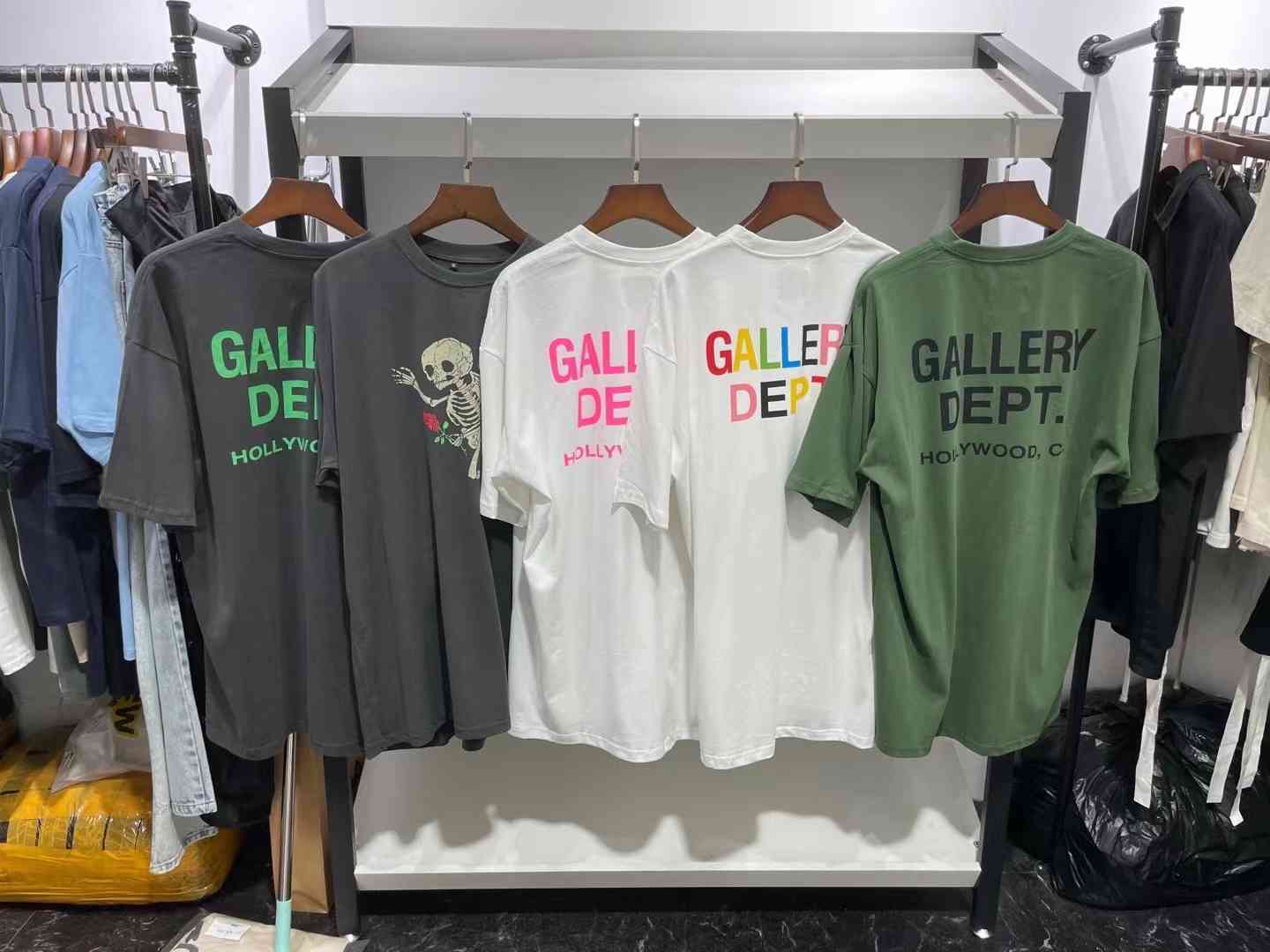 2022 Fashion brand Galery dept skeleton Angel wash old vintage short sleeve men's and women's T-shirt, White;black
2022 Fashion brand Galery dept skeleton Angel wash old vintage short sleeve men's and women's T-shirt, White;black
