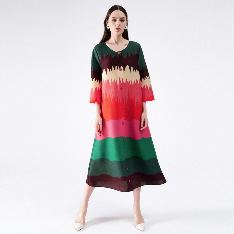 2021 New Pleated Summer Temperament Slim Loose Contrast Color Yingshan Red Printing Stripe Long Gyk9
2021 New Pleated Summer Temperament Slim Loose Contrast Color Yingshan Red Printing Stripe Long Gyk9