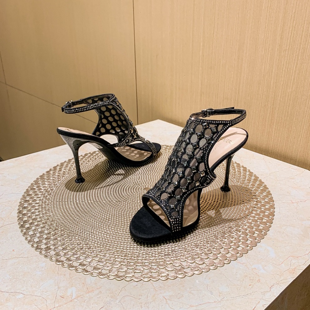 2021 fashion European and American rhinestone high heel sandals women 2021 summer temperament stiletto open toe trend hollow cool boots
2021 fashion European and American rhinestone high heel sandals women 2021 summer temperament stiletto open toe trend hollow cool boots