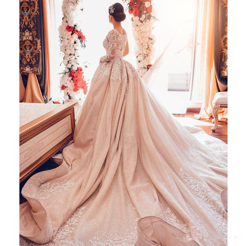 Arabic Rose Gold Sparkly Dresses Lace Beaded Long Sleeves Bridal Dress Vintage Sexy Chapel Train Wedding Gowns Robe De Mariee