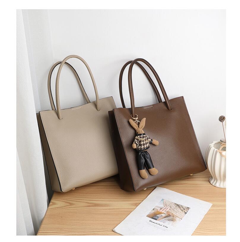 D47 New style men's and women's shoulder bag high quality handbag fashion bag designer handbag purse, Customize
D47 New style men's and women's shoulder bag high quality handbag fashion bag designer handbag purse, Customize