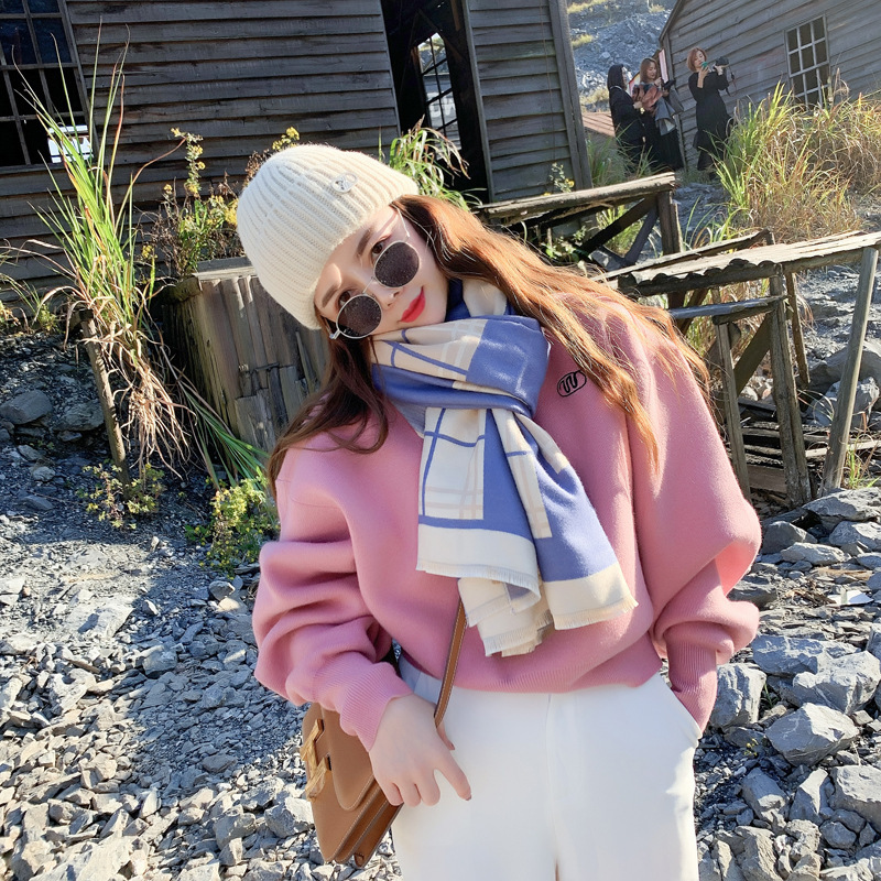 Womens Autumn and Winter New Korean Style Check Pattren All-Match Retro Thickened Warm Scarf for Students Wholesale
Womens Autumn and Winter New Korean Style Check Pattren All-Match Retro Thickened Warm Scarf for Students Wholesale