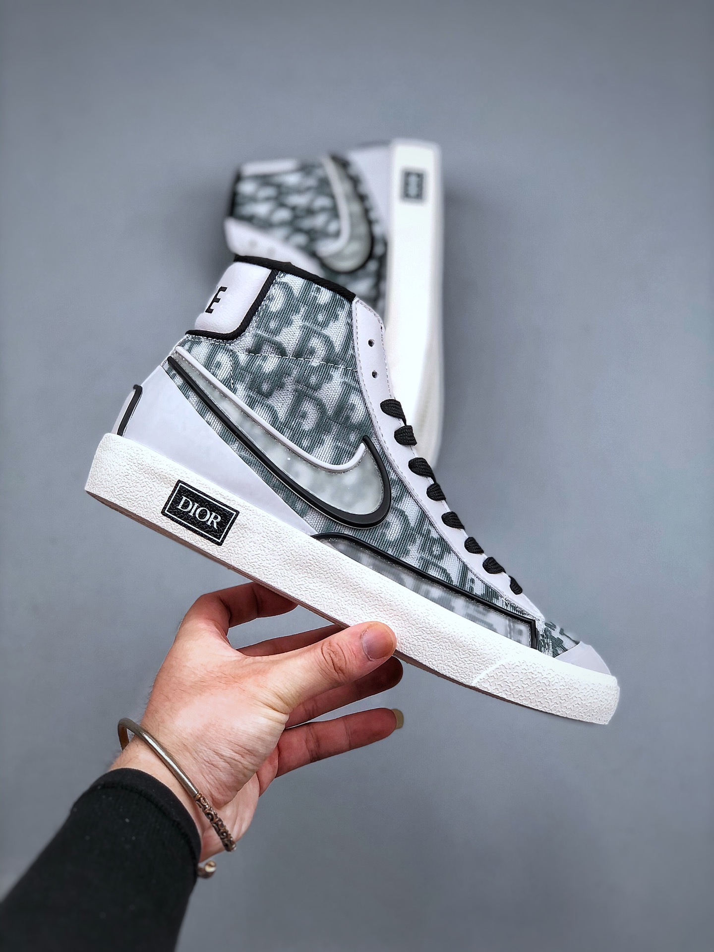 2021 Nike Blazer Mid Dior Designer Shoes Canvas Trainers Sneakers Men Women Fashion Breathable Outdoor Platform Flat Casual Trainer Sneaker size36-44, 16
2021 Nike Blazer Mid Dior Designer Shoes Canvas Trainers Sneakers Men Women Fashion Breathable Outdoor Platform Flat Casual Trainer Sneaker size36-44, 16
