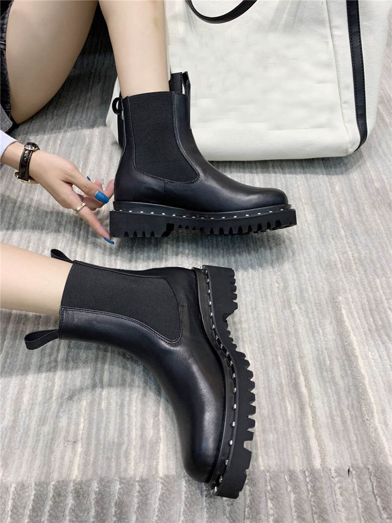 Designer Luxury Ladies Women Sock Ankle Boots Studded Low Block Heel Boot Black, Don't pay it
Designer Luxury Ladies Women Sock Ankle Boots Studded Low Block Heel Boot Black, Don't pay it