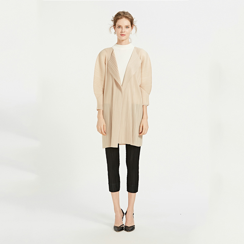 2021 Folds European American Fashion Long Spring New Russian Thin Pleated Cardigan Plus Size Trench Coat Women Tp3020 Vubh, Khaki
2021 Folds European American Fashion Long Spring New Russian Thin Pleated Cardigan Plus Size Trench Coat Women Tp3020 Vubh, Khaki