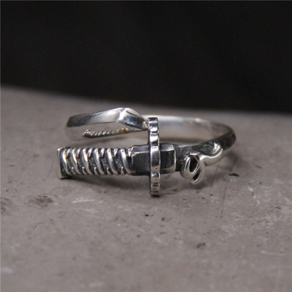 Fanyin S925 sterling dign personalized samurai sword Thai sier ring for men, Golden;silver
Fanyin S925 sterling dign personalized samurai sword Thai sier ring for men, Golden;silver