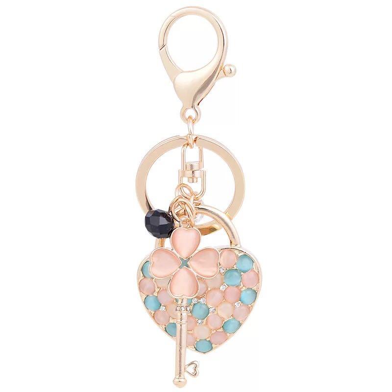 Keychains Crystal Loving Couple Key Chains Love Car Ring Female Resin Heart Bag Pendant Accessories Keychain
Keychains Crystal Loving Couple Key Chains Love Car Ring Female Resin Heart Bag Pendant Accessories Keychain