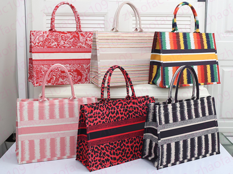 2021 big capacity Canvas bag Book Tote women bag Embroidery Travel Canvas D-Stripes Knitting Strip Double shopping handbag Messenger Mother
2021 big capacity Canvas bag Book Tote women bag Embroidery Travel Canvas D-Stripes Knitting Strip Double shopping handbag Messenger Mother