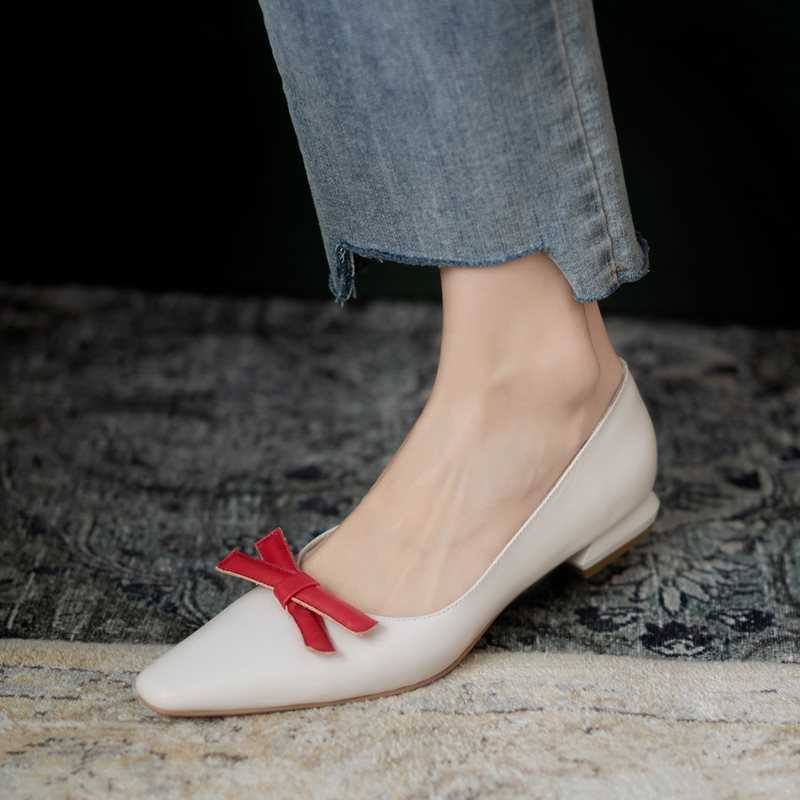 ALLBITEFO butterfly bowknot fashion genuine leather high heels women basic shoes street leisure low heel shoes women heels shoes 210611, As picture
ALLBITEFO butterfly bowknot fashion genuine leather high heels women basic shoes street leisure low heel shoes women heels shoes 210611, As picture