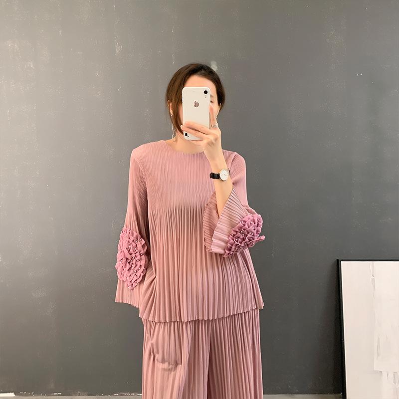 Women's Two Piece Pants Women Sets Spring/Autumn Miyake Pleated High Street Fashion Solid Large Size O-Neck Wrist Pullover Tops And Two-piec, White
Women's Two Piece Pants Women Sets Spring/Autumn Miyake Pleated High Street Fashion Solid Large Size O-Neck Wrist Pullover Tops And Two-piec, White