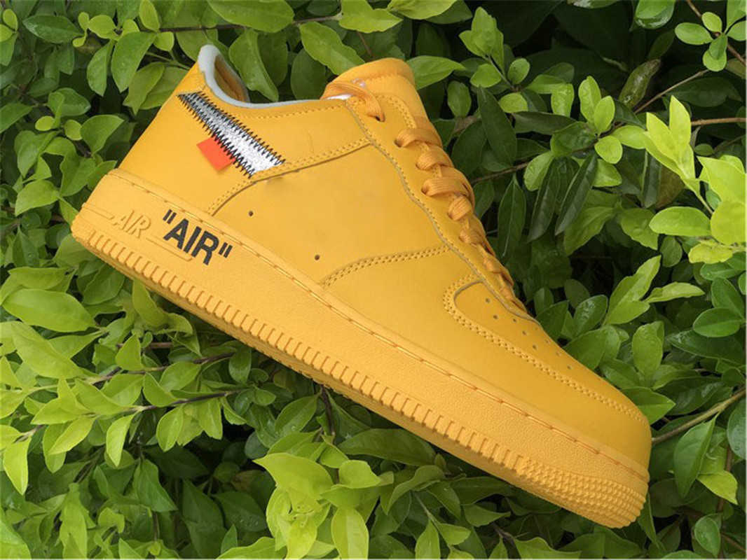 2021 Authentic 1 University Gold Forces Man Outdoor Shoes off Yellow Metallic Silver White DD1876-700 Sports Sneakers With Box 
2021 Authentic 1 University Gold Forces Man Outdoor Shoes off Yellow Metallic Silver White DD1876-700 Sports Sneakers With Box