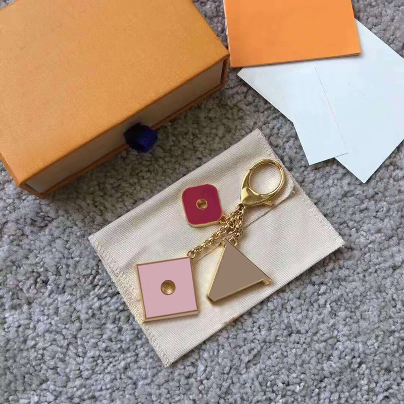 Key Buckle Car Keychain Handmade Classic Keychains Man Woman Fashion Necklace Bag Pendant Accessories 3 Color Box need extra cost