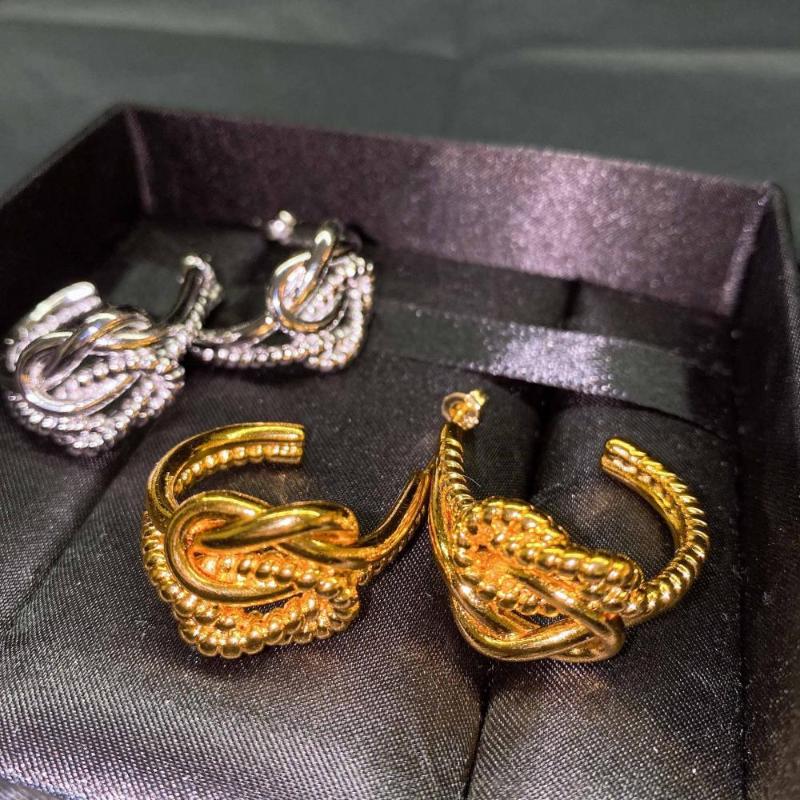 Stud Ins Style Original Design Creative Stitching Knotted Earrings Plated S925 Silver Wild Personality, Golden;silver
Stud Ins Style Original Design Creative Stitching Knotted Earrings Plated S925 Silver Wild Personality, Golden;silver
