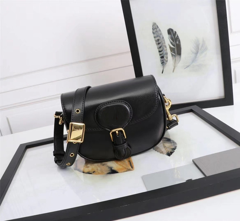 handbag ladies messenger bag portable retro shoulder tramp fashion duffel black and white
handbag ladies messenger bag portable retro shoulder tramp fashion duffel black and white