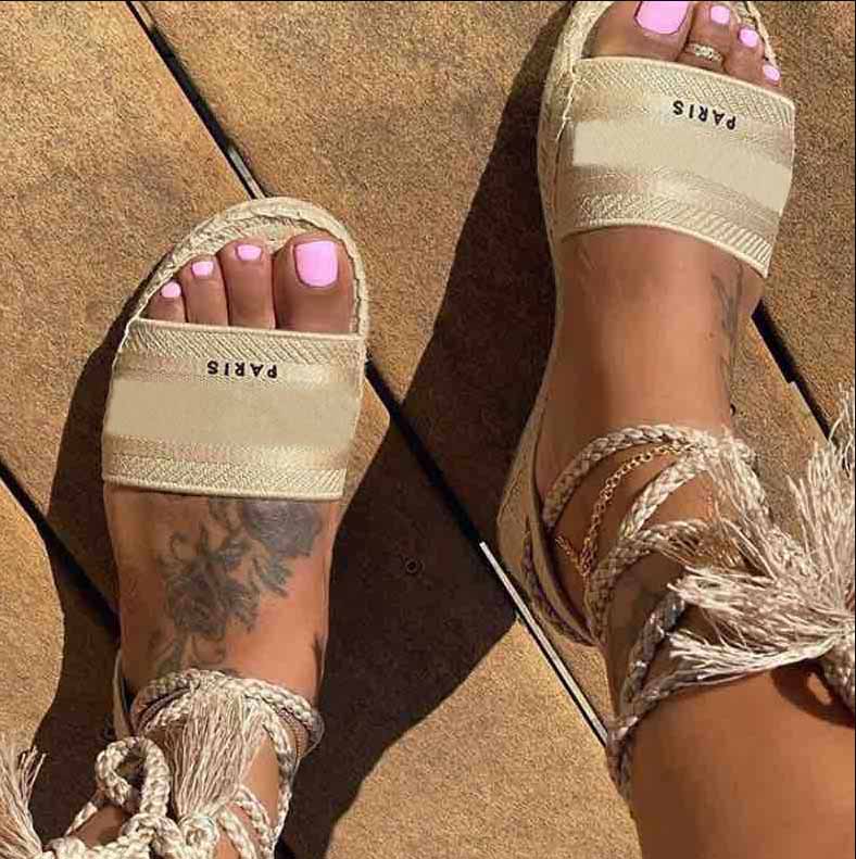 2020 hot selling ladies canvas shoes fashion flat lazy sandals very comfortable in summer a high quality cloth shoes large size 35-42, Black
2020 hot selling ladies canvas shoes fashion flat lazy sandals very comfortable in summer a high quality cloth shoes large size 35-42, Black
