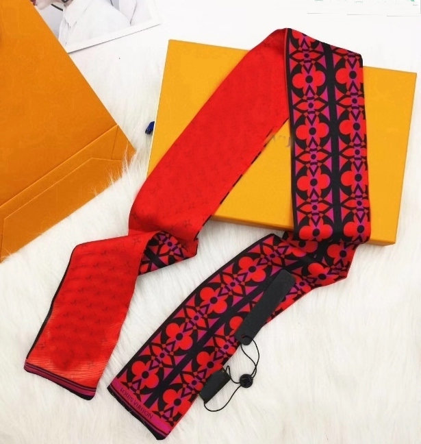 High quality classic 100% Silk scarf for Women New Spring Design Chain Style Long Scarves Scarfs Wrap With Tag Shawls
High quality classic 100% Silk scarf for Women New Spring Design Chain Style Long Scarves Scarfs Wrap With Tag Shawls