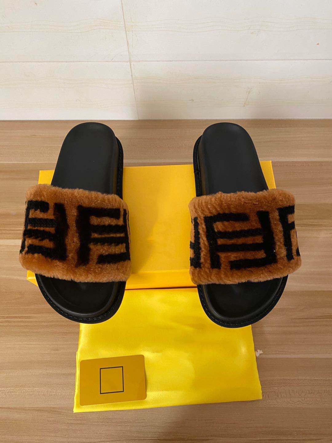 2021 Flip Flops Men Sandals Shoes For Casual Walking Beach Slides EVA Massage Slippers Flats Male Summer Mens Shoes 35-45O utdoor sandals
2021 Flip Flops Men Sandals Shoes For Casual Walking Beach Slides EVA Massage Slippers Flats Male Summer Mens Shoes 35-45O utdoor sandals