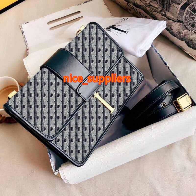 Honorable Fashion Single shoulder bag Plain crossbody bags Versatile Thread handbags Korean version Leisure handbag mini bag 0000
Honorable Fashion Single shoulder bag Plain crossbody bags Versatile Thread handbags Korean version Leisure handbag mini bag 0000