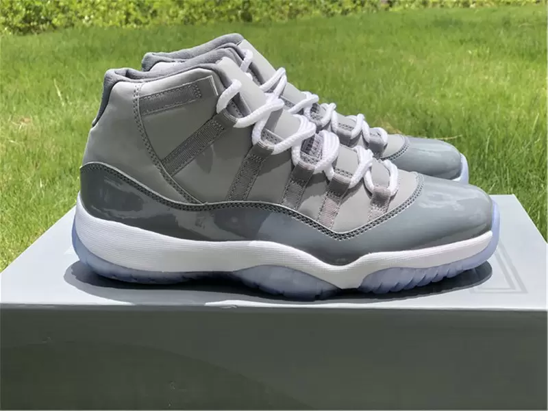 2021 Release Authentic 11 High OG Mens Outdoor Shoes Medium Grey White Cool Gray Real Carbon Fiber Outdoor Sneakers With Original Box US 4Y-14
2021 Release Authentic 11 High OG Mens Outdoor Shoes Medium Grey White Cool Gray Real Carbon Fiber Outdoor Sneakers With Original Box US 4Y-14