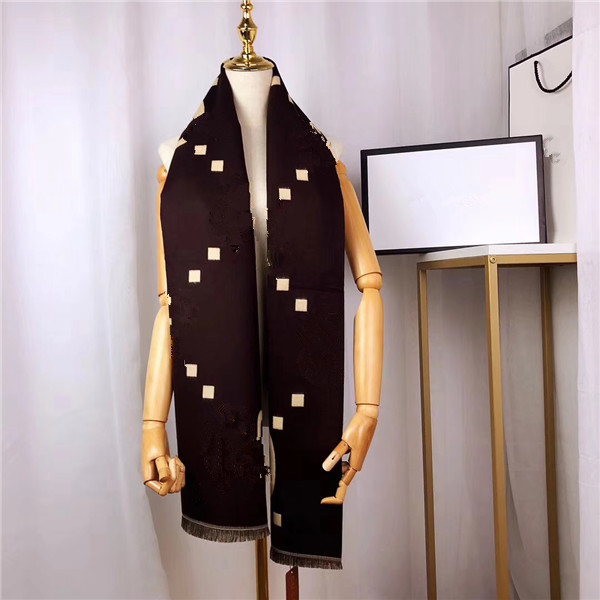 Fashion Women Wool Scarf NewArrival Man Womens 4 Seasons Shawl Scarve Lattice Letters Scarves Multi Styles Optional Top Quality
Fashion Women Wool Scarf NewArrival Man Womens 4 Seasons Shawl Scarve Lattice Letters Scarves Multi Styles Optional Top Quality