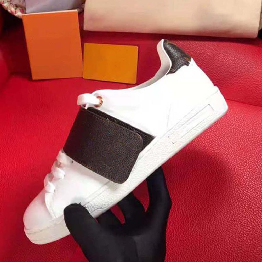 Casual shoes leather sneaker Women shoe with Strawberry wave mouth Tiger Web print Vintage Trainer woman By Shoe02 15, Black
Casual shoes leather sneaker Women shoe with Strawberry wave mouth Tiger Web print Vintage Trainer woman By Shoe02 15, Black